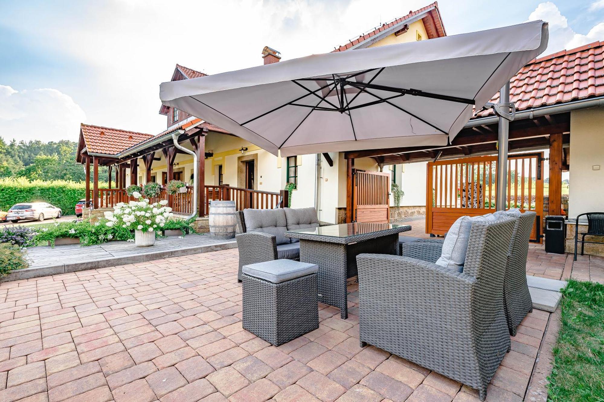 Vencluv Statek Hotel Javornice Exterior photo